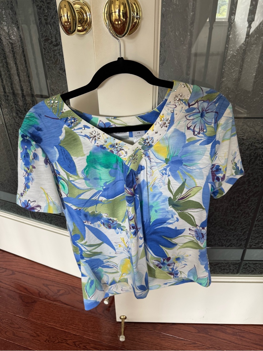 Alfred Dunner Blue, Green and White Floral V-Neck Short Sleeve Top